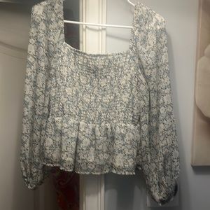 Lightweight flower long sleeve top